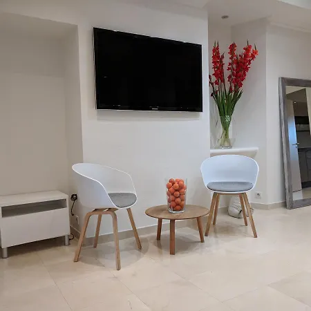 Citilet 7 Stylish, Prime Location *