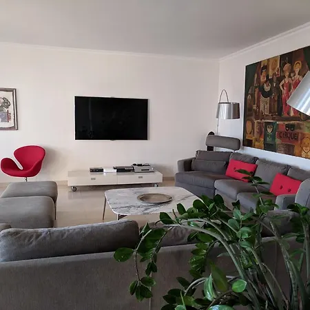 Citilet 7 Stylish, Prime Location *